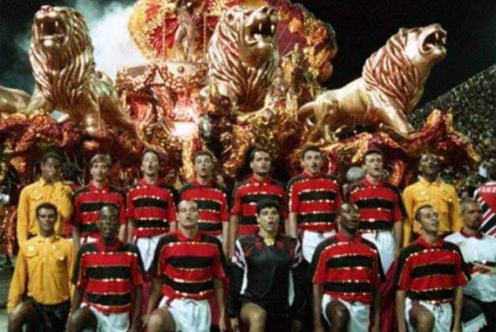 Estácio de Sá faz homenagem ao Flamengo