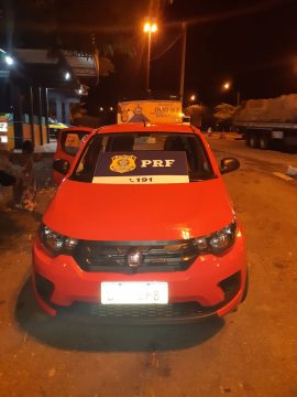 Veículo modelo Mobi foi apreendido. - Divulgação/PRF