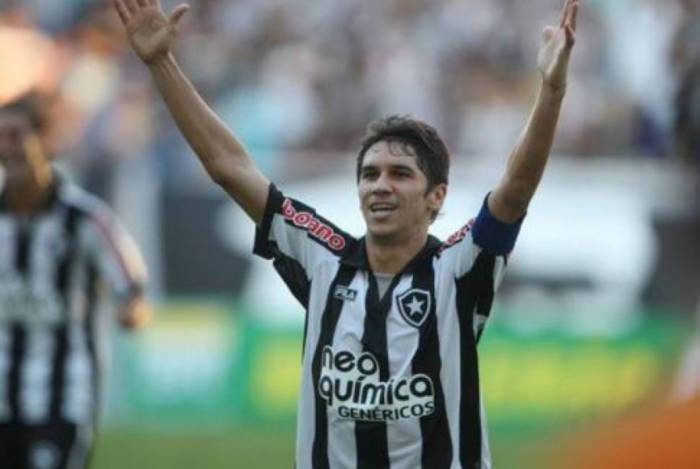 Lúcio Flávio em ação pelo Botafogo