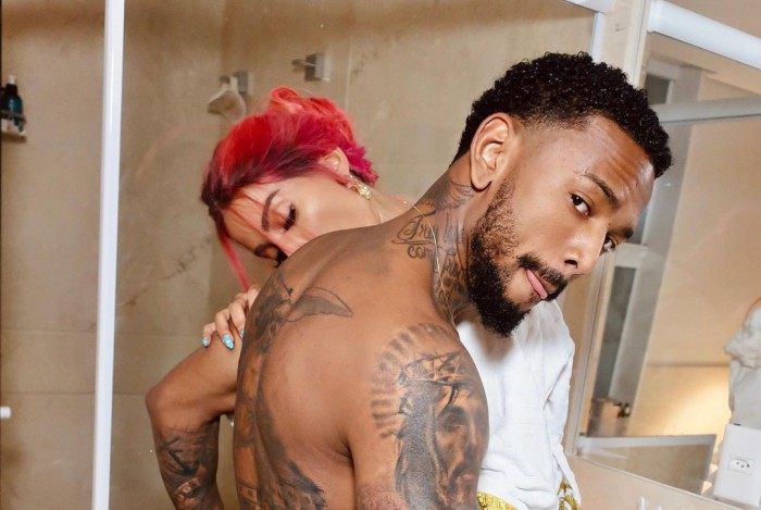 Nego do Borel posa com Anitta