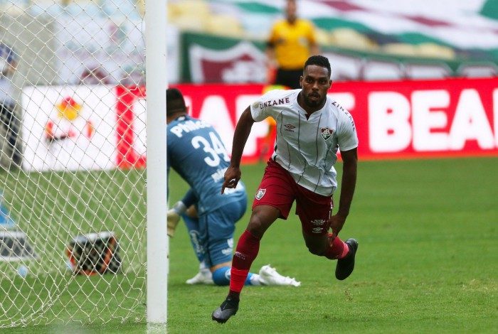 Fluminense x  Santos  - Campeonato Brasileiro -  Estádio Maracanã. Gol de Luccas Claro