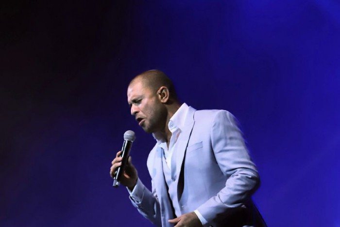 Diogo Nogueira retorna aos palcos ap&oacute;s se curar da covid-19