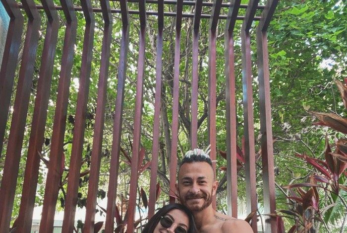 Bianca Andrade, a Boca Rosa, curte mini f&eacute;rias em Porto de Galinhas