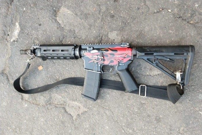 Um fuzil foi apreendido durante operação do Bope na Mangueira, Zona Norte do Rio