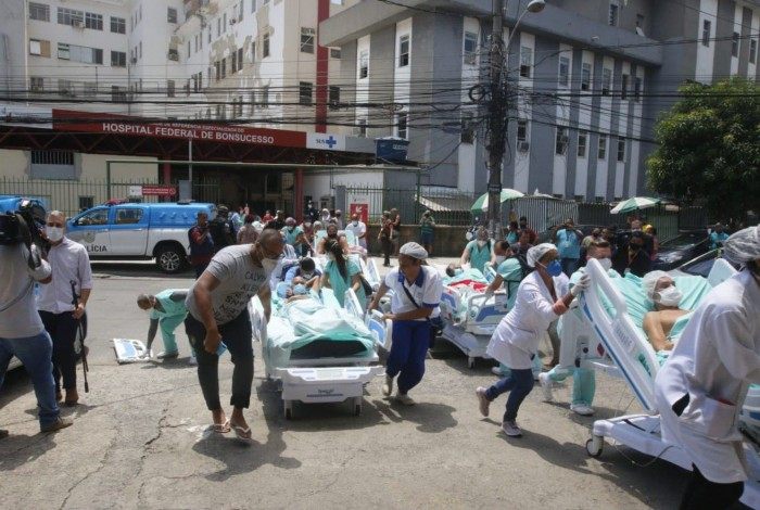 Inc&ecirc;ndio atinge o Hospital Federal de Bonsucesso

