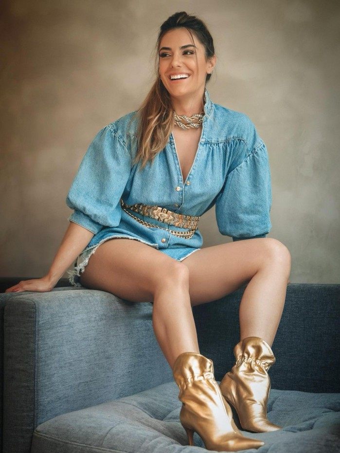 Jade Magalhães, ex-noiva de Luan Santana, posou sorridente: 'Estou bem'