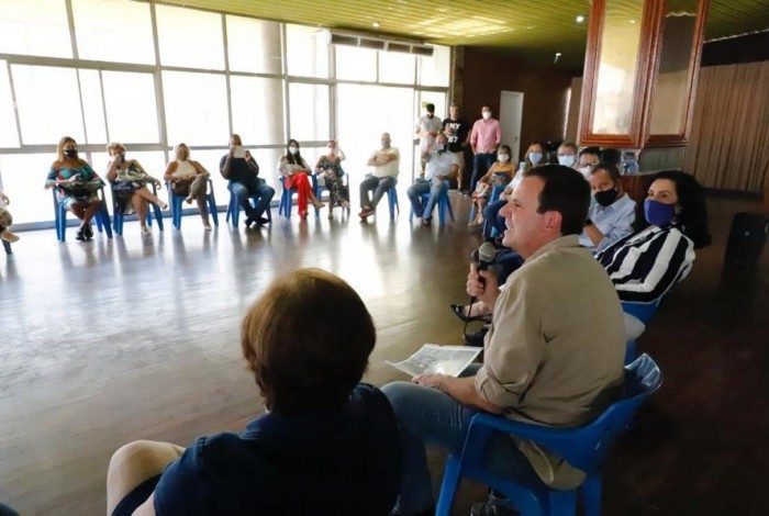 Eduardo Paes se reuniu com servidores na Tijuca