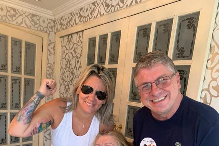 Renata Castro em foto com N&uacute;bia Cozzolino