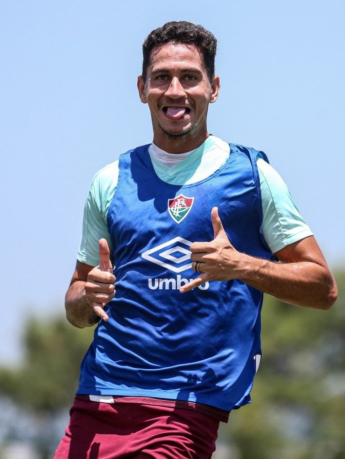 Ganso começa jogando hoje, no meio, na ausência de Nenê