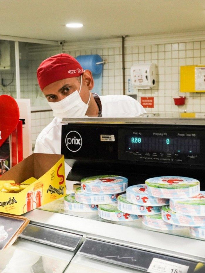Os supermercados e a&ccedil;ougues n&atilde;o podem mais cobrar para moer carne ou fatiar frios
