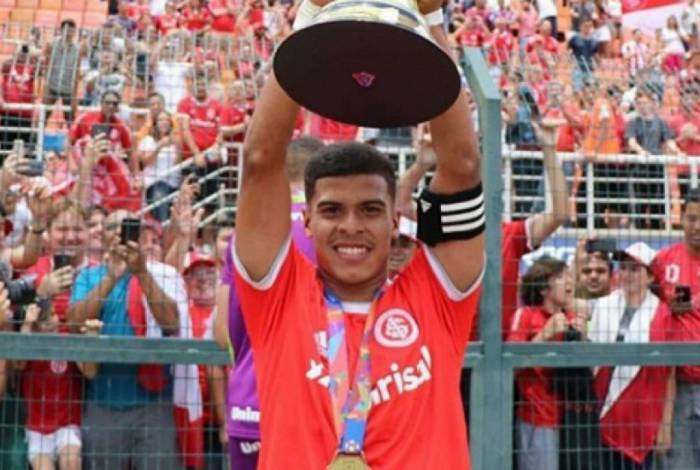 Cesinha foi campeão da Copinha 2020 pelo Internacional