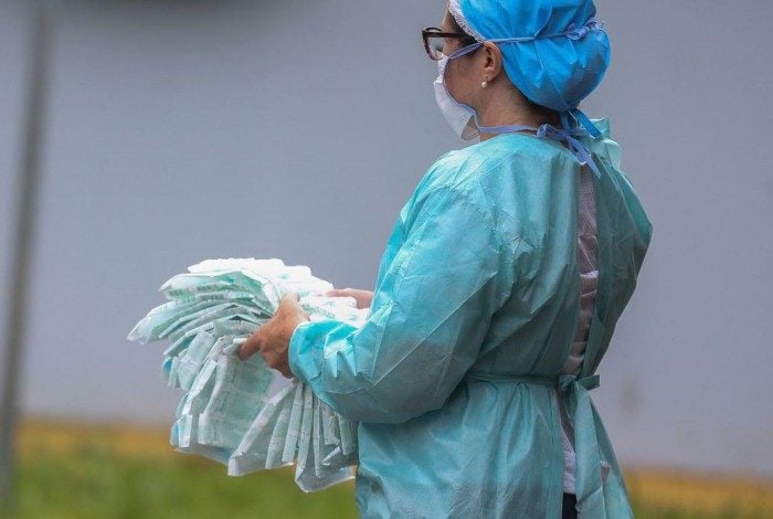 Técnica em enfermagem é condenada por desviar remédios para pagar salão de beleza