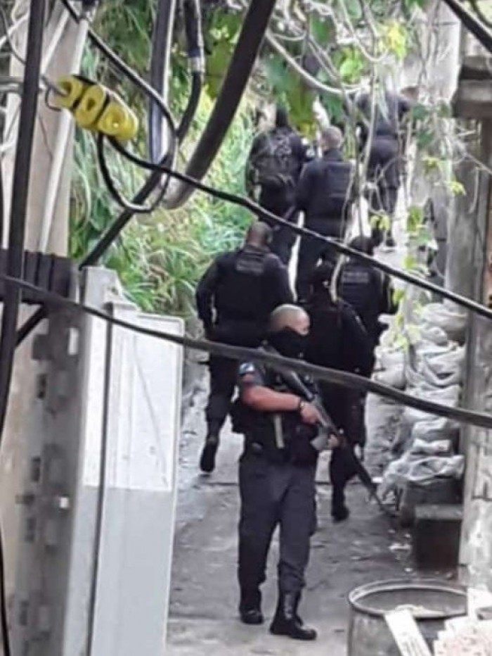 UPP faz ação contra o tráfico de drogas no Morro da Formiga na manhã desta quinta-feira - Reprodução/ WhatsApp O DIA