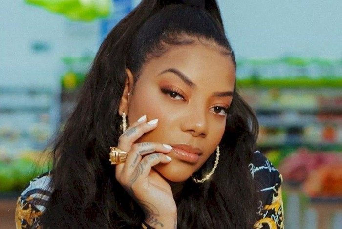 Ludmilla faz topless e mostra bumbum para divulgar música
