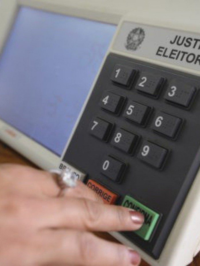 At&eacute; o momento, 30 urnas eletr&ocirc;nicas j&aacute; foram substitu&iacute;das no estado do Rio