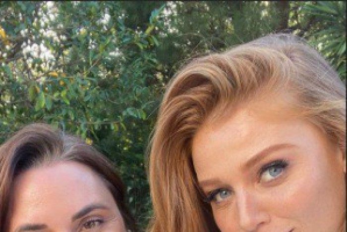 Cintia Dicker preparada para casamento com Pedro Scooby