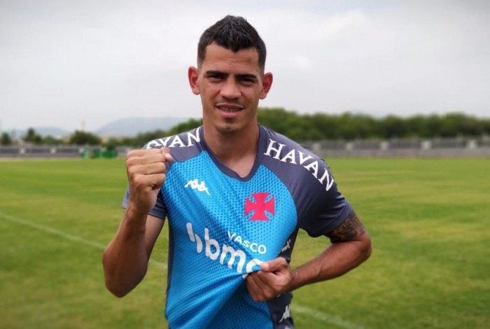 Regularizado, Jadson pode ganhar uma chance após os casos de covid-19 de Castan e Miranda