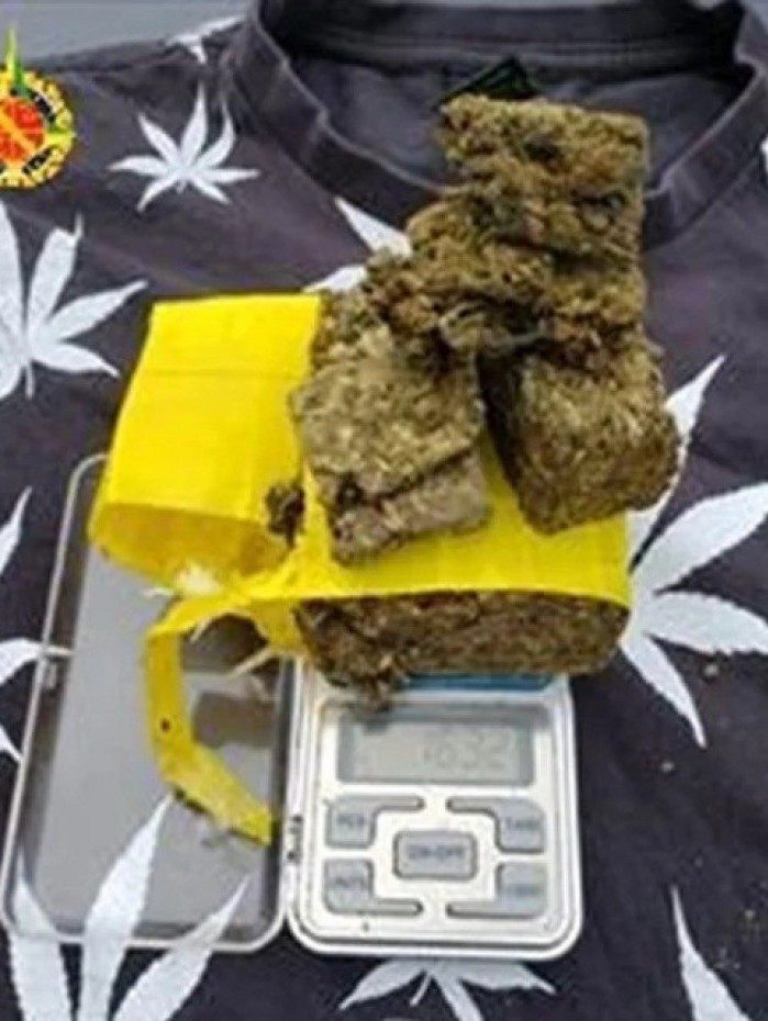 Policiais chegaram até o homem depois de ele ter postado uma foto da droga nas redes sociais