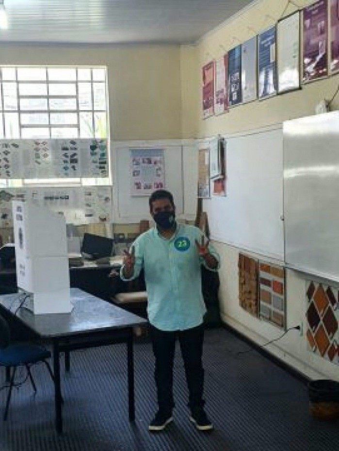 Candidato votou no prédio da antiga Faculdade de Direito de Campos. - Assessoria.