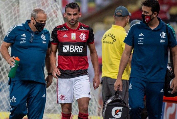 Thiago Maia só volta a jogar pelo Flamengo em 2021