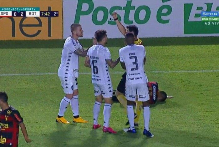 O zagueiro Rafael Forster poderá atuar no final de semana