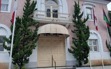 Prefeitura de Nova Friburgo comenta sobre a venda do Clube do Xadrez, no  centro, Nova Friburgo