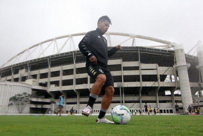 Trabalho! Lecaros está quase recuperado de uma grave lesão