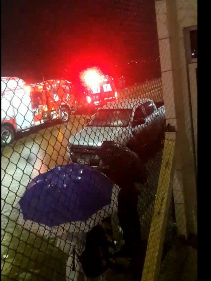 Acidente no Cais do Porto deixa quatro pessoas mortas, após carro cair na Baía de Guanabara