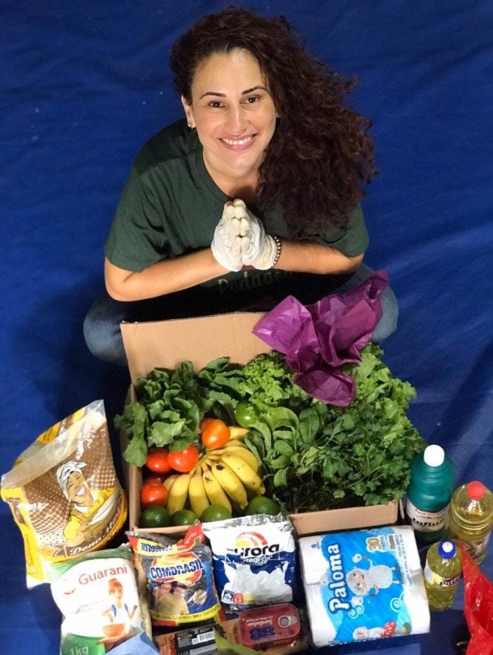 Montagem das primeiras cestas conseguidas na pandemia