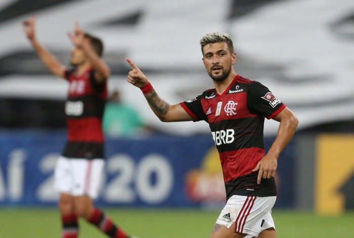 Se fosse brasileiro, Arrascaeta teria vaga na Seleção