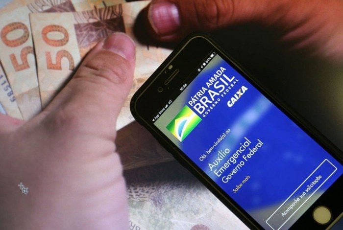 Os beneficiários também conseguem pagar contas usando o Caixa Tem na Rede Lotérica de todo o Brasil