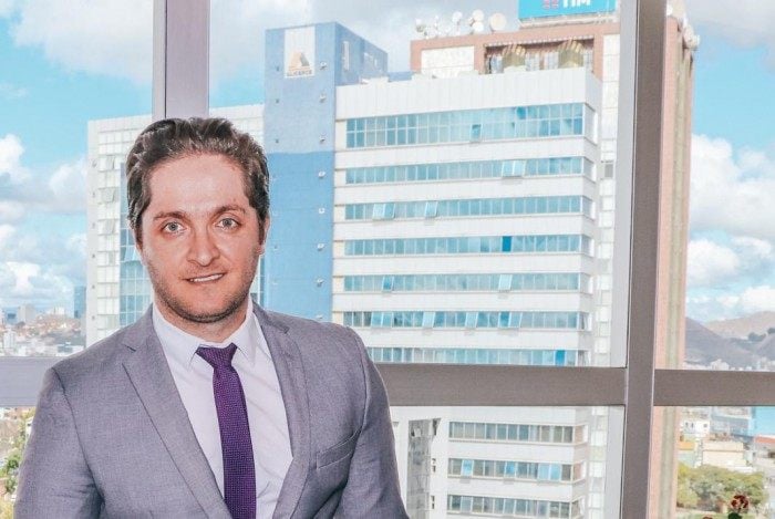 Dr. Tiago Miolo comenta sobre o Transplante de Barba