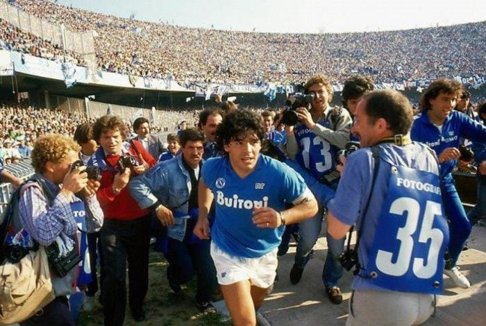 Maradona &eacute; o maior &iacute;dolo da hist&oacute;ria do Napoli