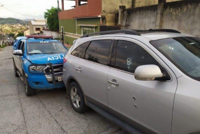 Confronto em São Gonçalo terminou com dois bandidos baleados e um morto