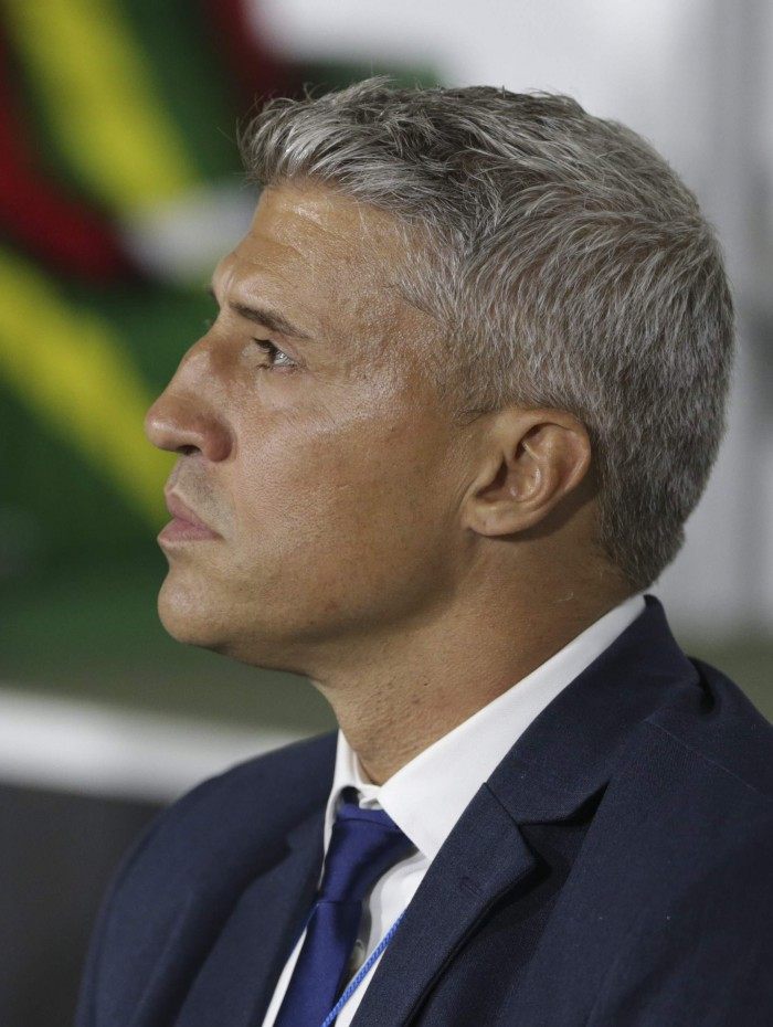 Argentina's Defensa y Justicia coach Hernan Crespo is pictured during the closed-door Copa Sudamericana round before the quarterfinals football match against Brazil's Vasco da Gama at the Norberto Tito Tomaghello stadium in Florencio Varela, Buenos Aires, on November 26, 2020. (Photo by Daniel Jayo / POOL / AFP)