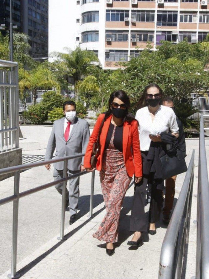 Flordelis chegou para prestar depoimento na 3&ordf; Vara Criminal de Niter&oacute;i