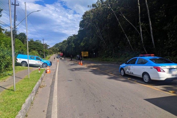 Veículos foi abordado pelos PMs no bairro Pimenteiras