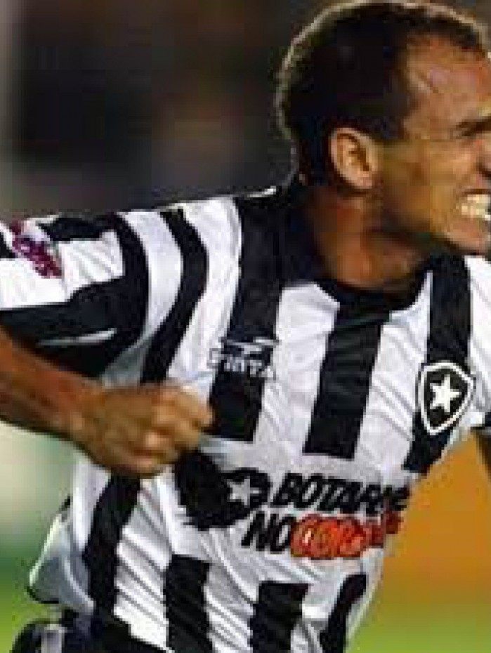 O ex-zagueiro Sandro está decepcionado com a fase atual do Botafogo