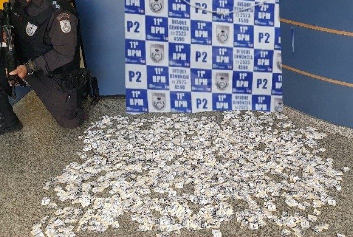 Mais de dois mil papelotes de cocaína foram apreendidos em ação da PM em Mury
