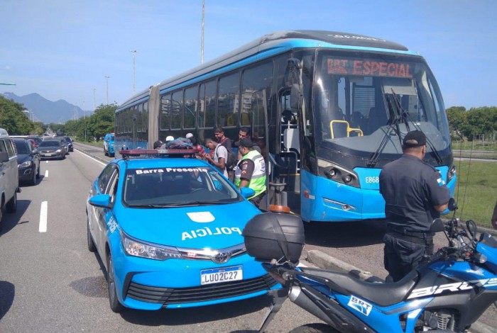 Ônibus do BRT é roubado no Terminal Alvorada
