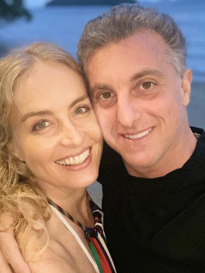 Ang&eacute;lica conheceu Luciano Huck 