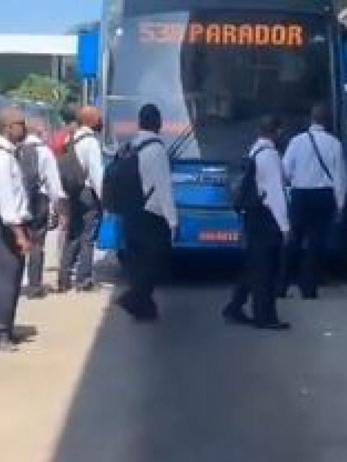 Paralisação de alguns motoristas afetam circulação do BRT 