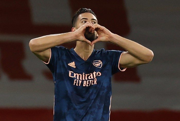 Pablo Marí celebra gol pelo Arsenal