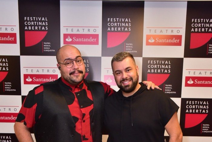 Tiago Abravanel e o marido