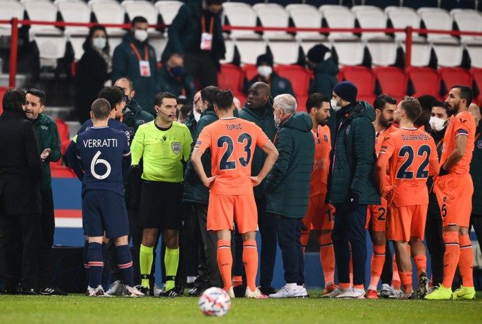  PSG e do Istanbul Basaksehir abandonam campo de jogo após suposta ofensa racista