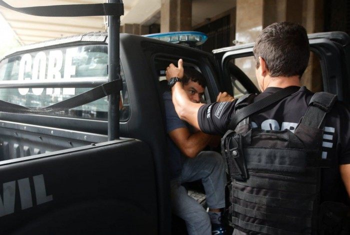 Operação da Polícia Civil e Ministério Público mira milicianos que atuam na Muzema e Rio da Pedras