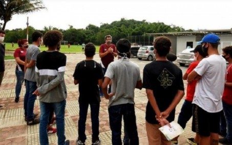 'Ele está muito feliz', diz tia de um dos jovens abrigados pelo Fluminense