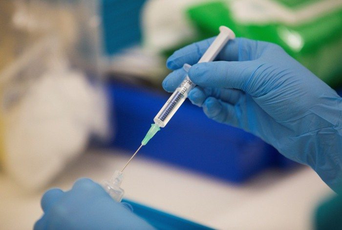 A previsão de Pazuello é iniciar a vacinação contra covid-19 no país em fevereiro