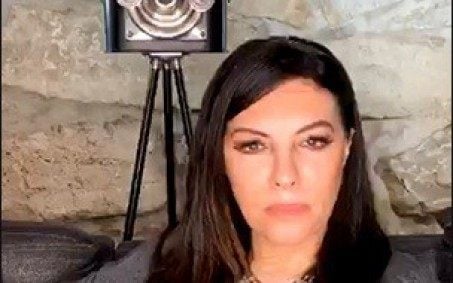 Ex de Marlon revela que cantor admitiu ser 'viciado em sexo'