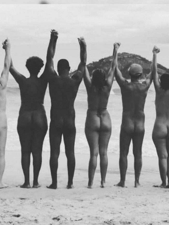 Os praticantes do Naturismo em Abric&oacute; temem a invas&atilde;o de curiosos,  colocando em risco as fam&iacute;lias que frequentam o local, inclusive com crian&ccedil;as